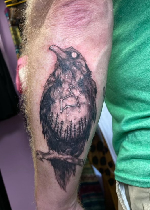 Aggregate 156+ crow tattoo wrist